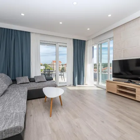Marina Apartment *